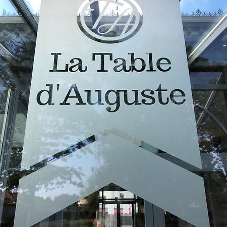 Hotel La Table D'Auguste Dour Zewnętrze zdjęcie